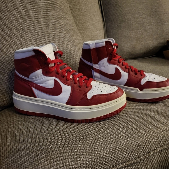Air Jordan 1 Elevate High Varsity Red Size 11 - Picture 5 of 5